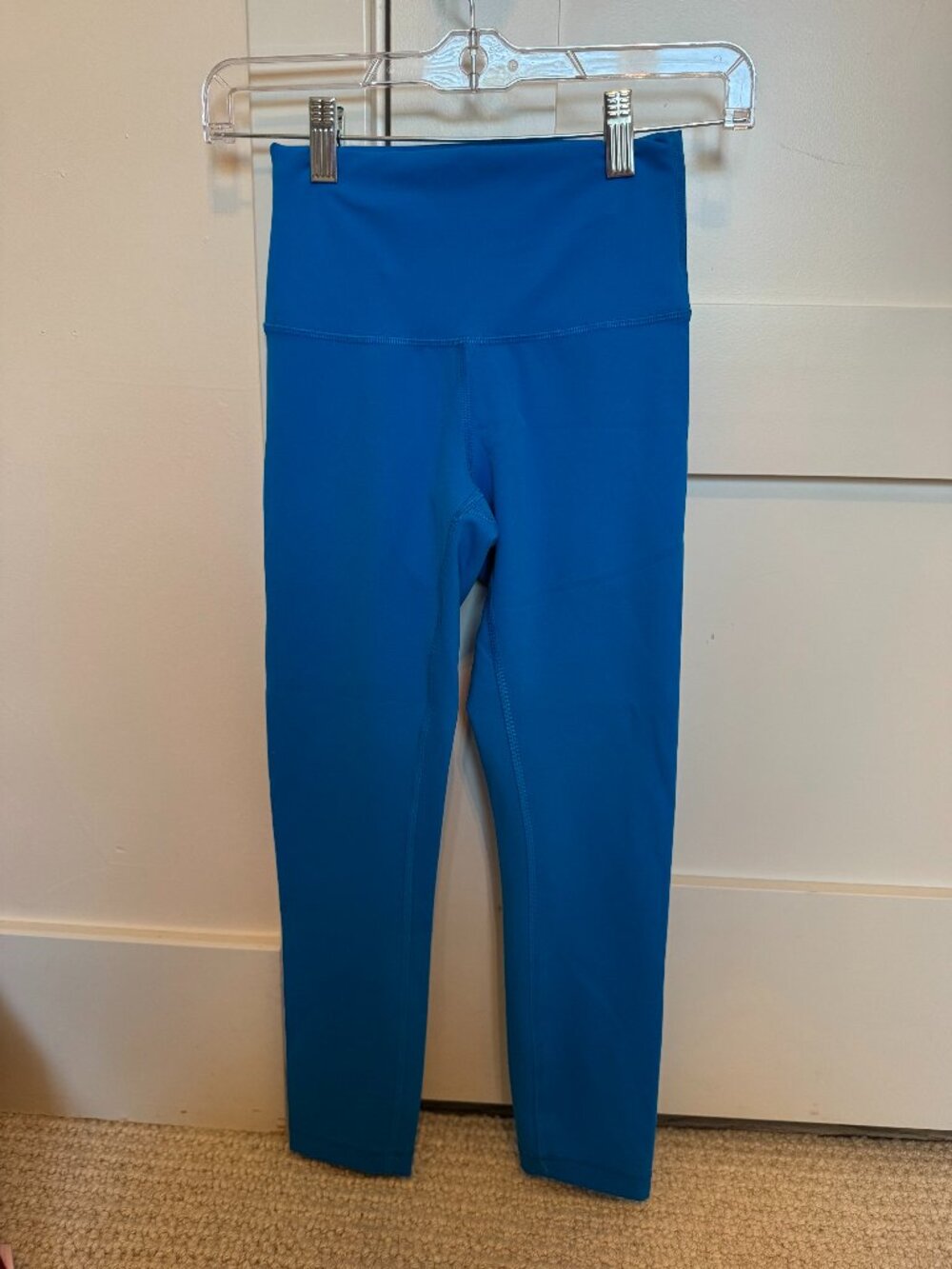 Lululemon blue leggings size 4, 25" length.